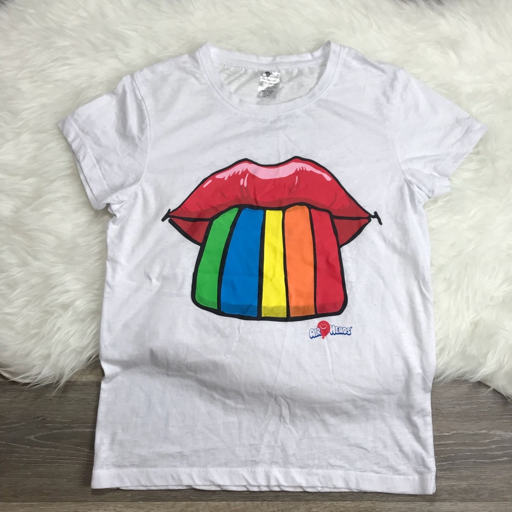 Air heads rainbows lips T-shirt size M